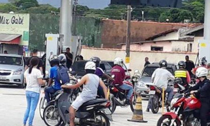 Internautas confundem contexto de matéria sobre queda no preço da gasolina