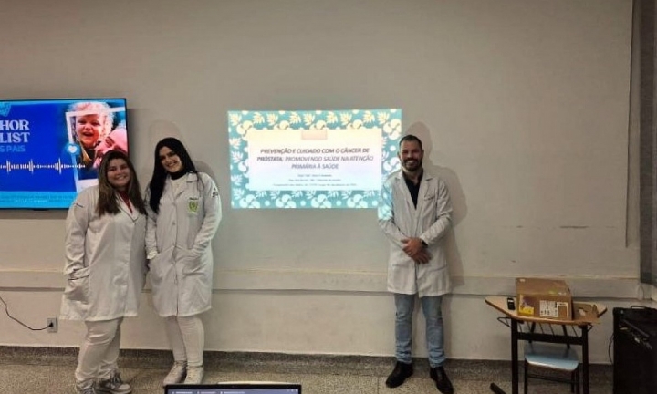 Saúde masculina é tema de palestra ministrada por enfermeiro na EJA