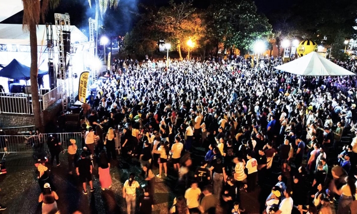 Marcha para Jesus reúne milhares de pessoas pelas ruas da cidade