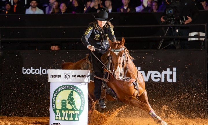 Amazona que representa Avaré é destaque na final nacional de Três Tambores