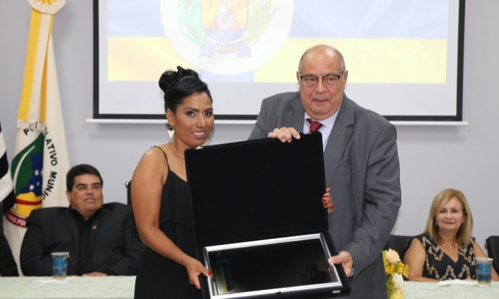 Presidente mantenedor da Eduvale recebe o título de Cidadão Iarense