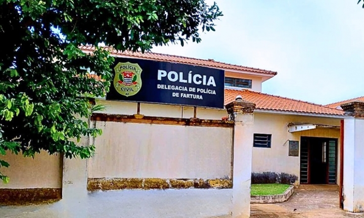 Homem é flagrado com material de pornografia infantil e acaba preso