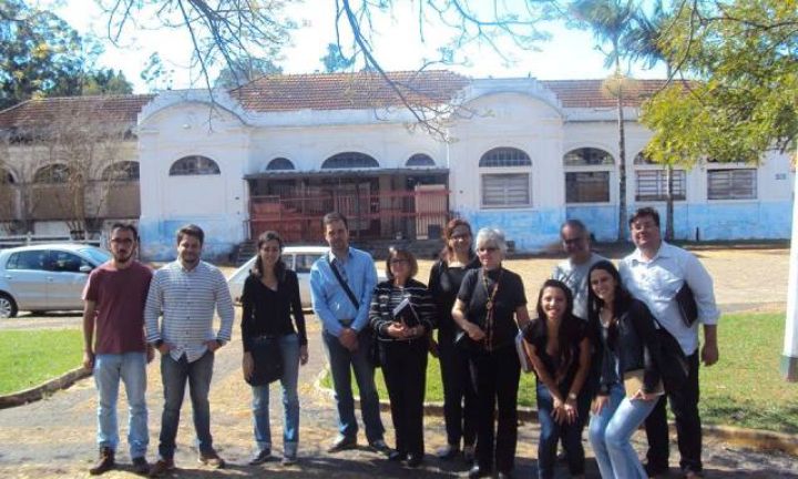 Técnicos do IPHAN vistoriam a velha estação ferroviária