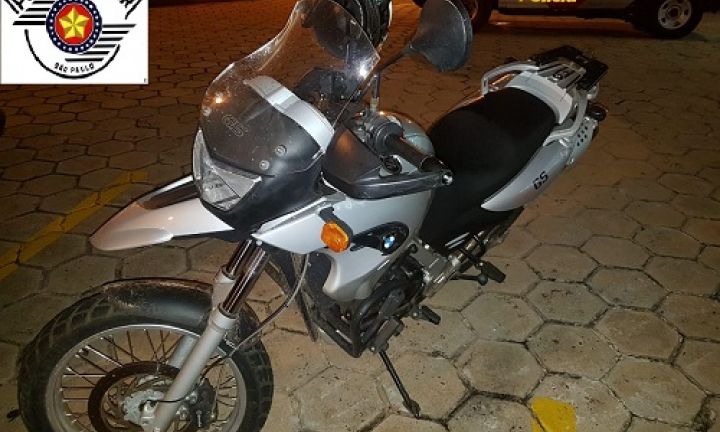 Moto recuperada pela PM estava no bairro Mário Emílio Bannwart