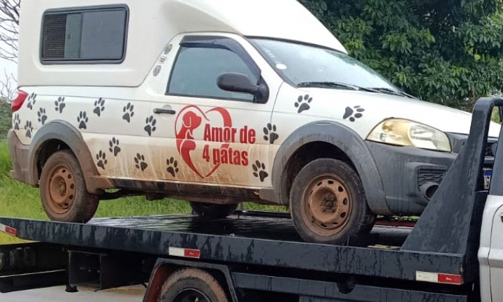 Veículo da ONG Amor de Quatro Patas sem condições compromete resgates