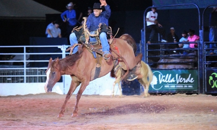 Conheça os campeões do Rodeio Prata da Casa da 53ª Emapa em touro e cutiano