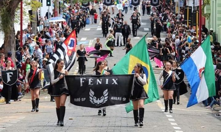 Tradicional desfile festivo comemora 158º aniversário de Avaré