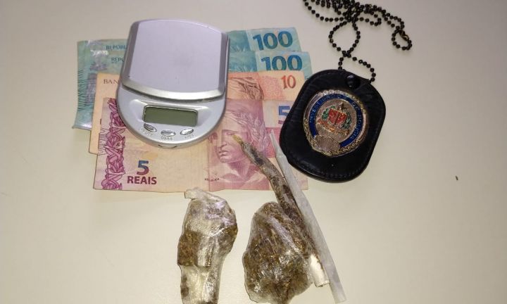 Polícia Civil prende universitária por tráfico de drogas