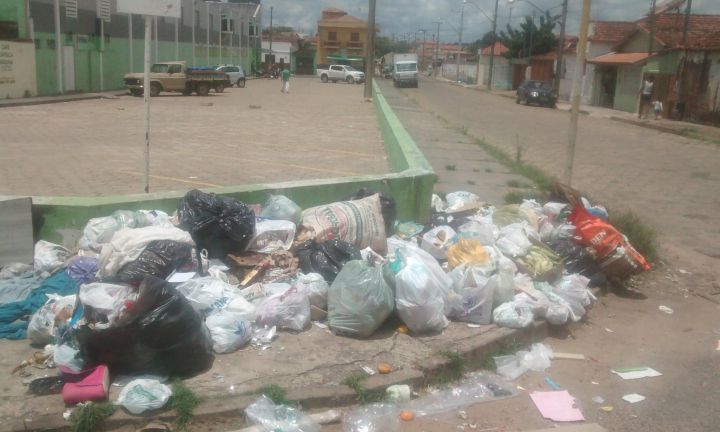 Coleta de lixo não ocorre de forma regular depois do Natal