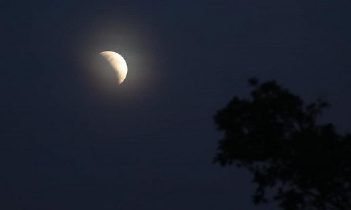 Fotógrafo avareense registra eclipse parcial da Lua