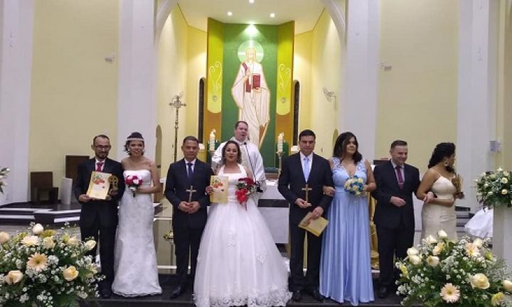 Quatro casais contraem matrimônio na Paróquia de São Benedito