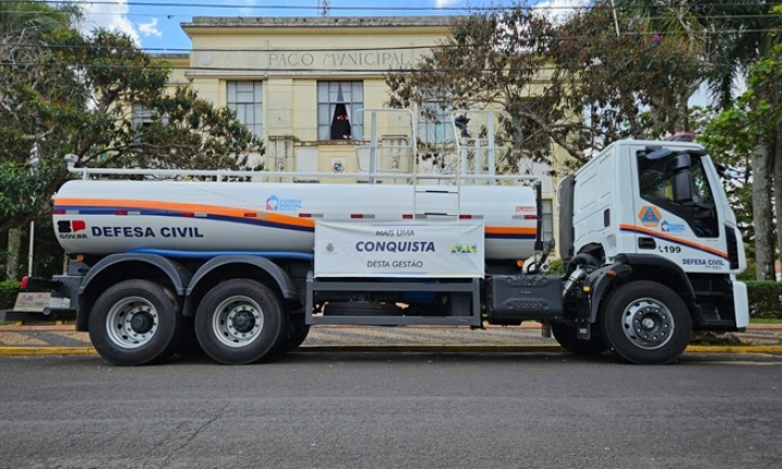 Caminhão-pipa vai auxiliar Defesa Civil no combate a incêndios em Avaré 