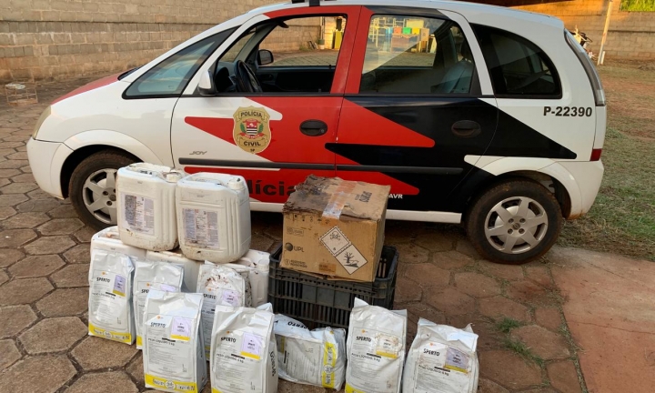 Polícia Civil apreende agrotóxicos abandonados em área rural de Arandu
