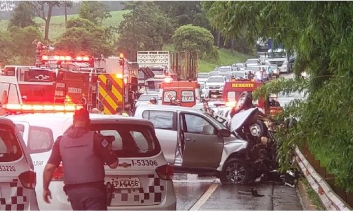 Dois policiais militares morrem após acidente na Rodovia Raposo Tavares