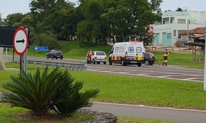 Acidente no trevo do Camping é registrado nesta terça-feira