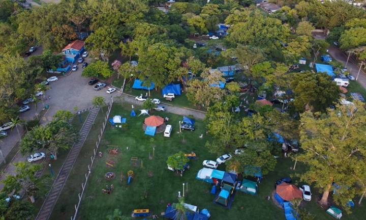 Camping inova com controle de fluxo de campistas e veículos no Carnaval