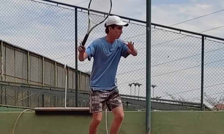 Tenista infanto juvenil de Avaré é destaque no ranking paulista