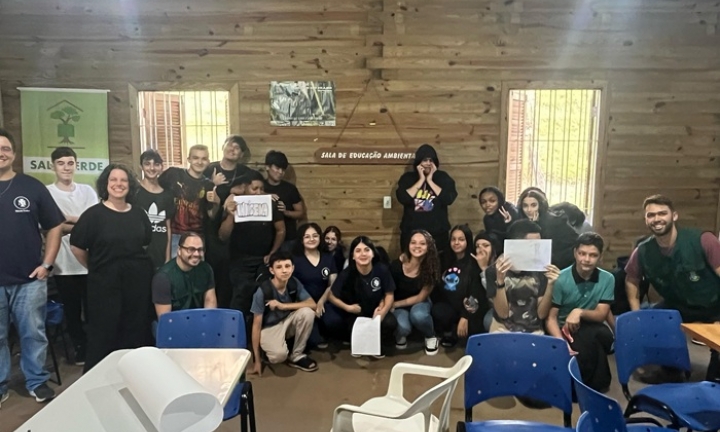 Atividade educativa sobre povos nativos reúne alunos no Horto Florestal