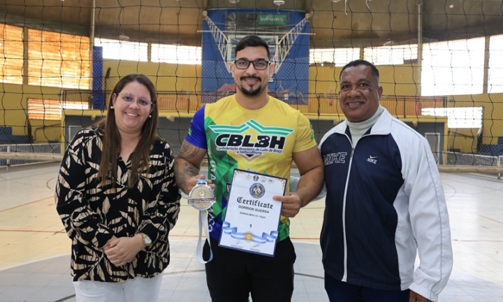 Avareense conquista título de campeão pan-americano de luta de braço na Argentina