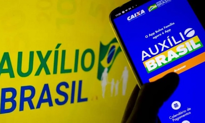 Câmara dos Deputados aprova Auxílio Brasil permanente de R$ 400 