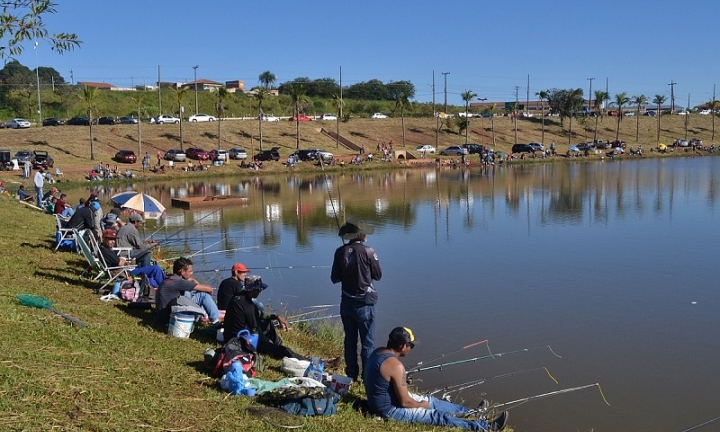 Lago Bertha Bannwart recebe evento de pesca no Dia dos Pais
