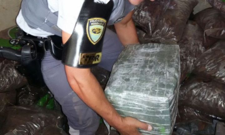 Pai e filho são presos com mais de 700 kg de maconha