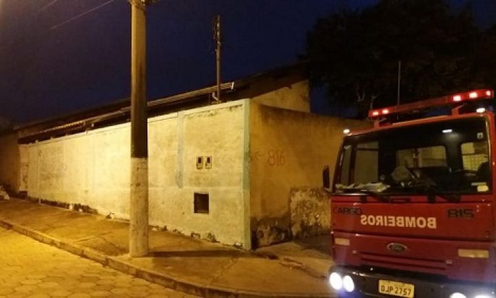 Polícia investigará causas de incêndio em residência