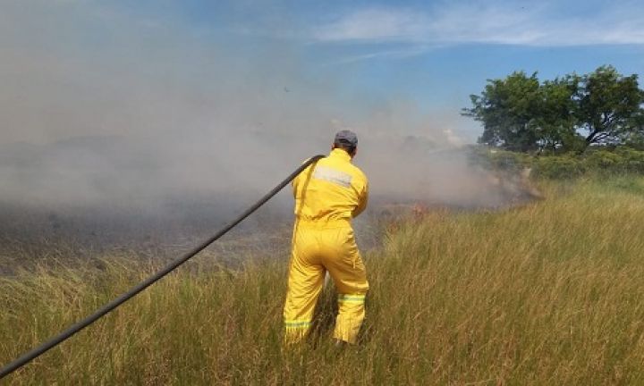 Incêndio em área do aeroporto mobiliza Corpo de Bombeiros em Avaré