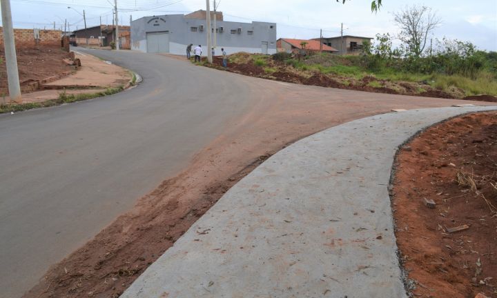 Calçada vai garantir mais segurança a moradores de bairros de Avaré