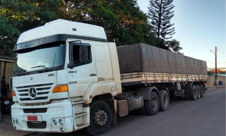 Polícia Militar prende homem com caminhão roubado