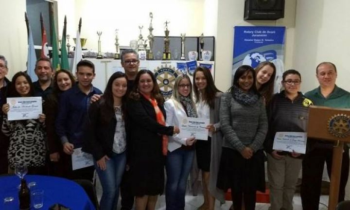 RC Avaré-Jurumirim homenageia lideranças estudantis