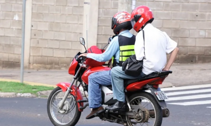 Lei sancionada impõe regras a serviço de mototáxi no estado de SP