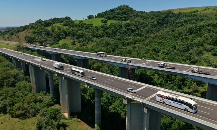 SPVias prevê a circulação de 49 mil veículos na SP-255 durante o Carnaval