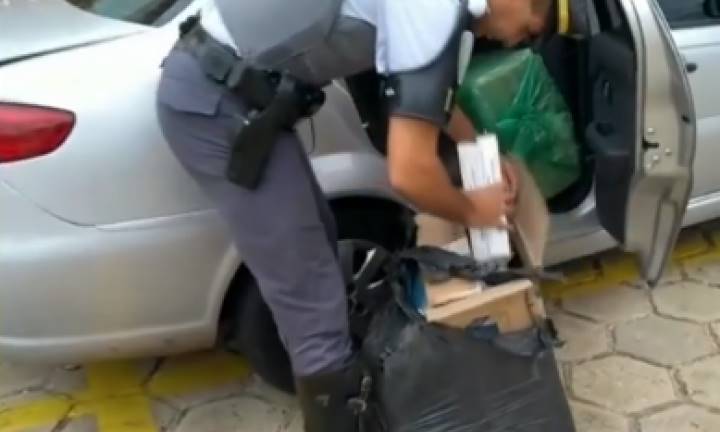Carga de cigarro apreendida na SP-255 seria vendida em Avaré
