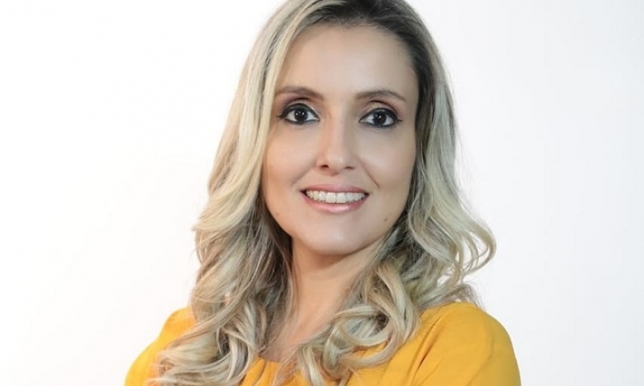 Carla Flores assume a Secretaria Municipal de Relações Institucionais