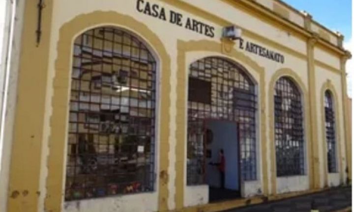 Casa de Artes e Artesanato informa sobre cursos ministrados
