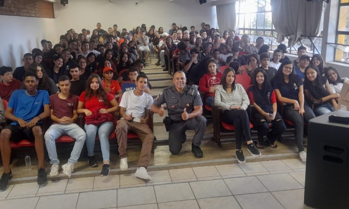 Polícia Militar realiza atividades de prevenção primária em escolas públicas