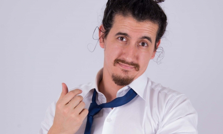 Botucatu recebe o humorista Afonso Padilha com novo show de stand-up