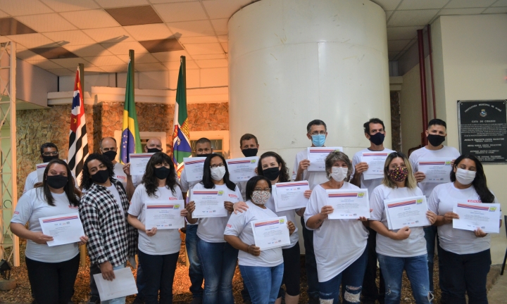 Programa entrega certificados de capacitação na Casa do Cidadão