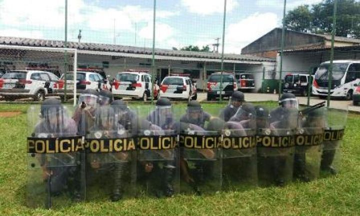 Polícia Militar de Avaré realiza treinamento de choque