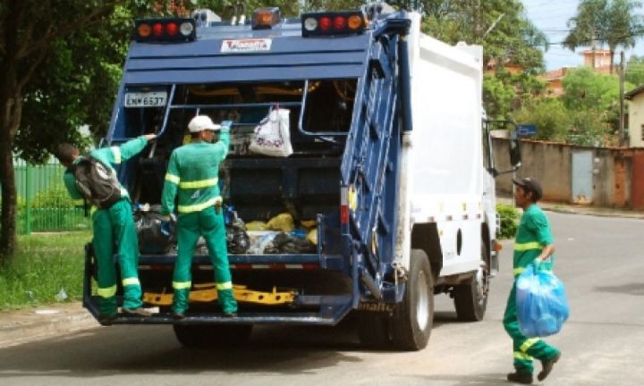 Servidores não fizeram coleta de lixo no feriado por falta de EPI