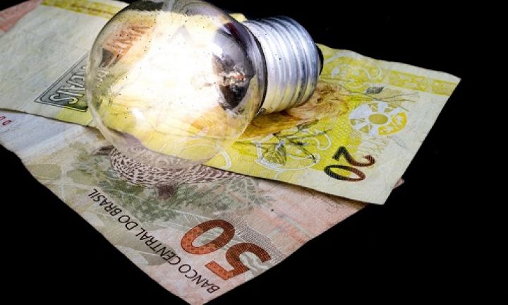 Bandeiras tarifárias terão aumento de até 50% nas contas de luz