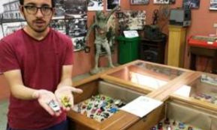 Exposição de carros em miniatura é atração no museu