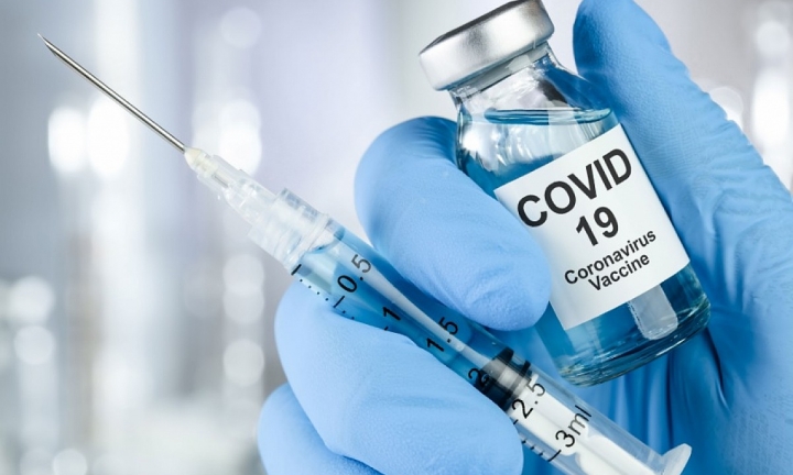 Pessoas com comorbidades com 18 e 29 anos são imunizadas contra a Covid