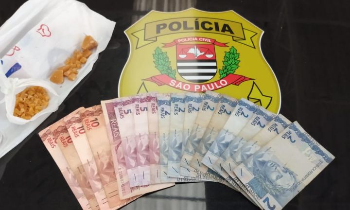 Homem picava crack em casa ao ser preso pela Polícia Civil