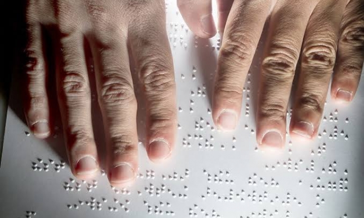 Secretaria da Educação oferece curso gratuito de Libras, Braille e ABA