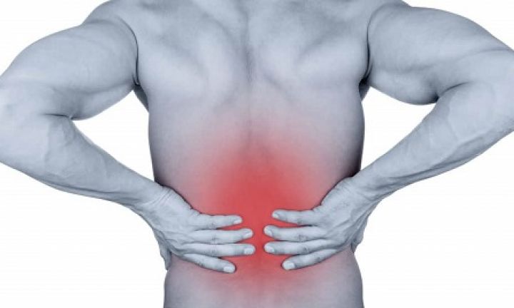 Dores nas costas podem ser causadas por rotina e má postura