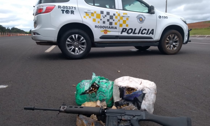 TOR apreende fuzil, munições e 500 kg de droga em Itatinga
