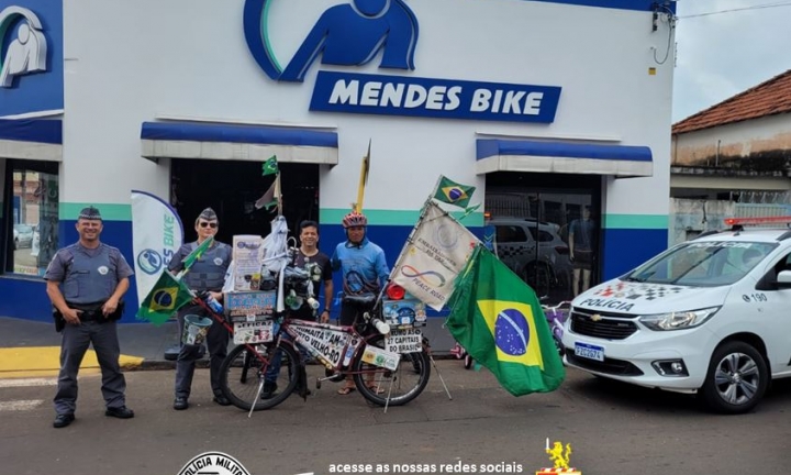 PM auxilia ciclista em expedição que passava por Avaré e teve problemas com a bike