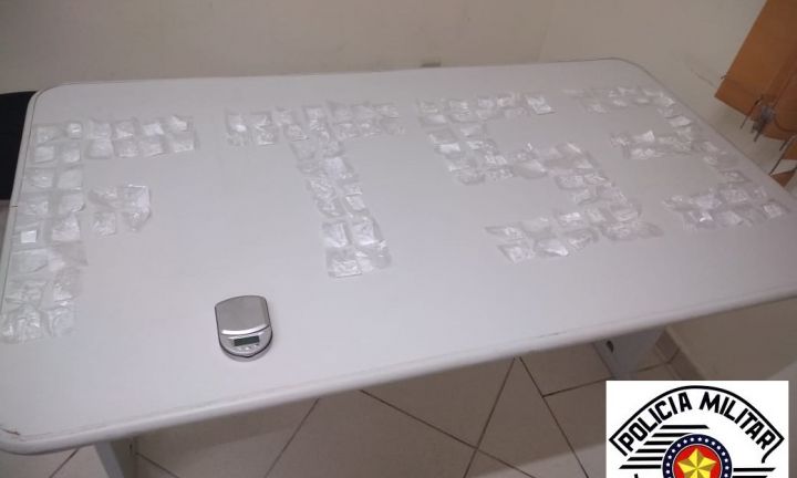 Traficante é preso com 120 papelotes de cocaína na Vila Operária